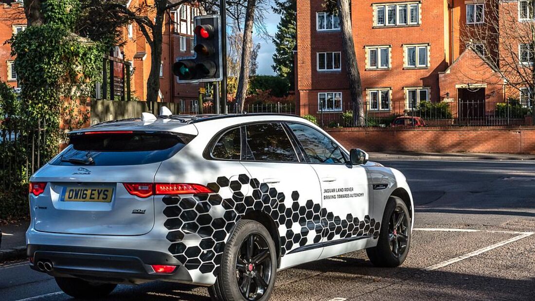 11/2017, Erprobung autonomer Autos in England - mit Jaguar Land Rover