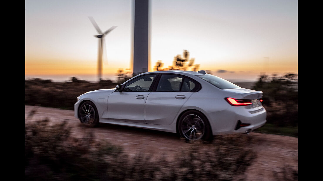 11/2018, BMW 330e Plug-in-Hybrid