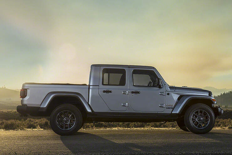 11-2018-Jeep-Gladiator-fotoshowBig-d6d32ea9-1214472.jpg