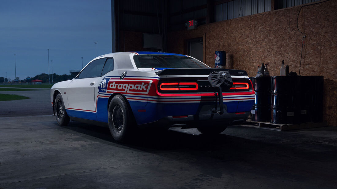 Download 2020 Dodge Challenger Drag Pak auf der SEMA 2019 - auto motor und sport