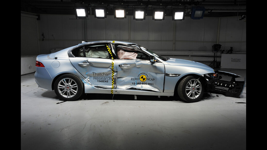 12/2015 EuroNCAP Crashtest Jaguar XE