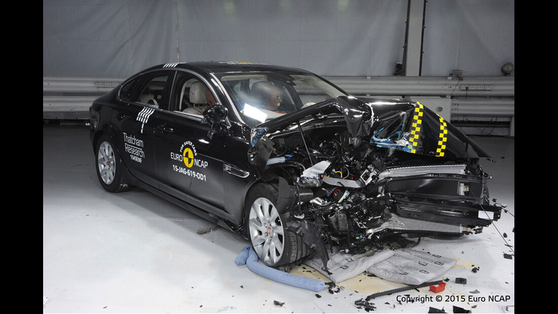 12/2015 EuroNCAP Crashtest Jaguar XF