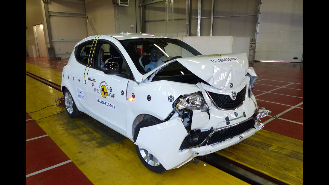 12/2015 EuroNCAP Crashtest Lancia Ypsilon
