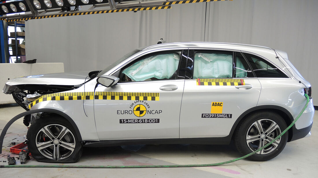 12/2015 EuroNCAP Crashtest Mercedes GLC