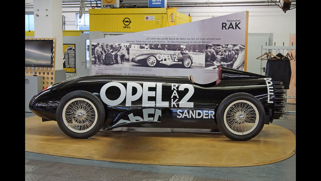 12/2015 - Opel Werkstatt, Rüsselsheim, Überblick - die Highlights des Museums - mokla1215