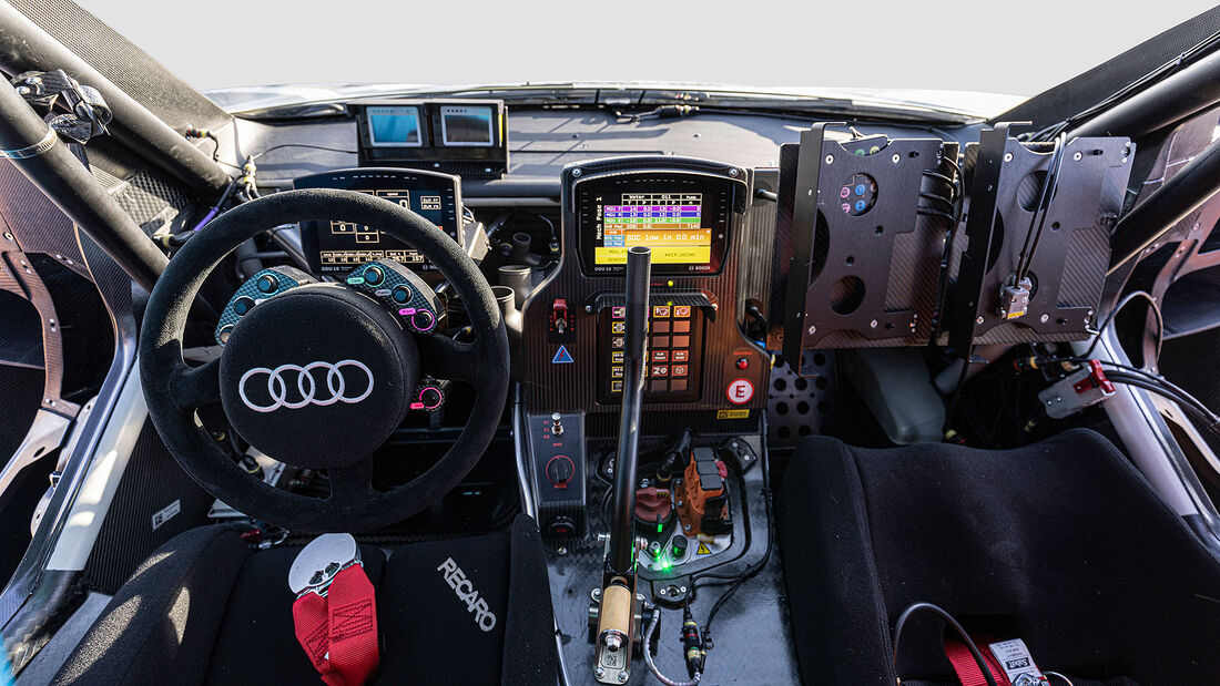 12/2021, Audi RS Q e-tron Rallyeauto Dakar