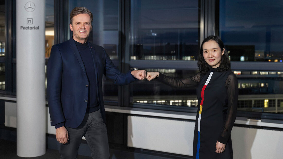 12/2021, Markus Schäfer Mercedes-Vorstand und Siyu Huang CEO Factorial Energy