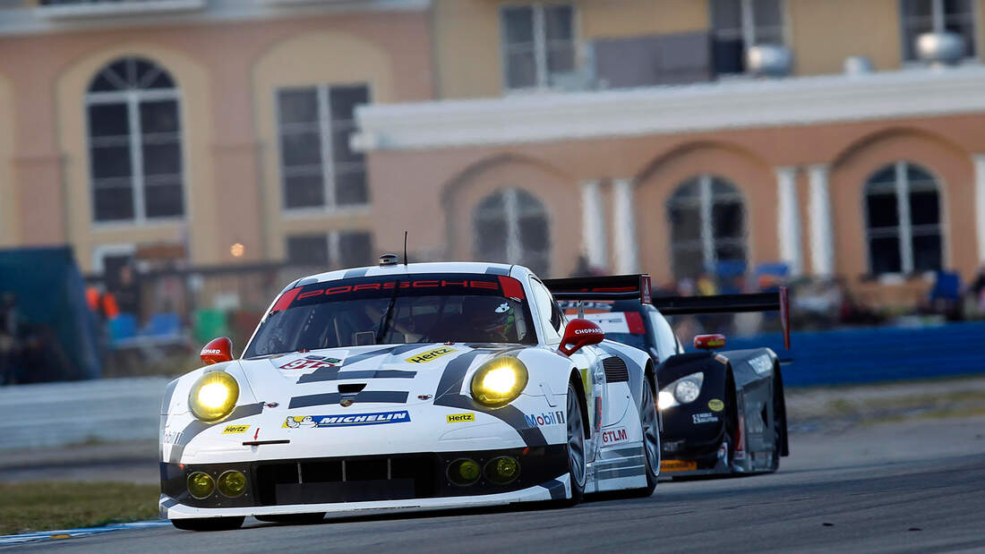 12h Sebring 2014 Hier fackelt eine SRTViper ab auto motor und sport