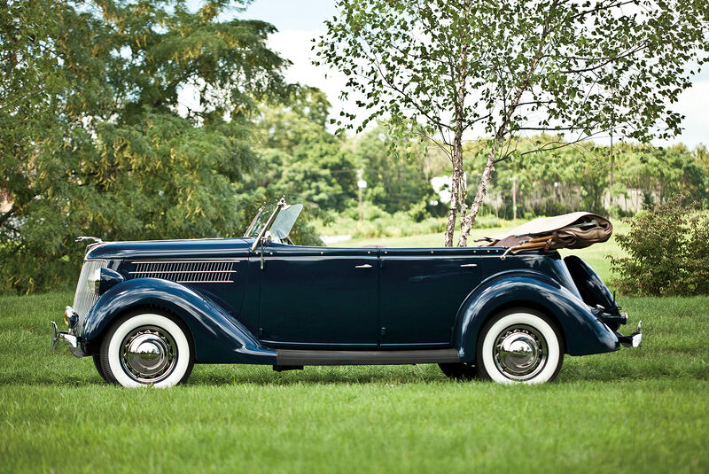 1936 Ford DeLuxe Pheaton
