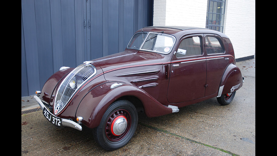 1937  Peugeot 302 Saloon