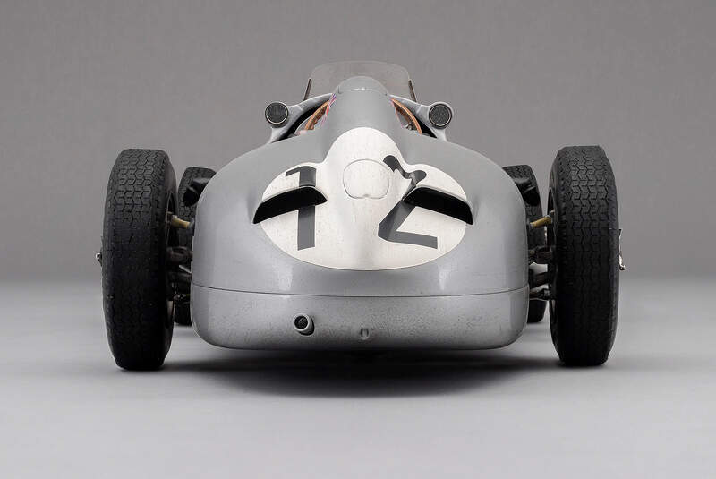 1955er Mercedes W196 Monoposto als 1-zu-8-Modell