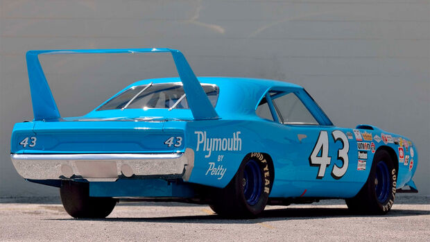 1970-Plymouth-Superbird-Richard-Petty-NASCAR-_-S96