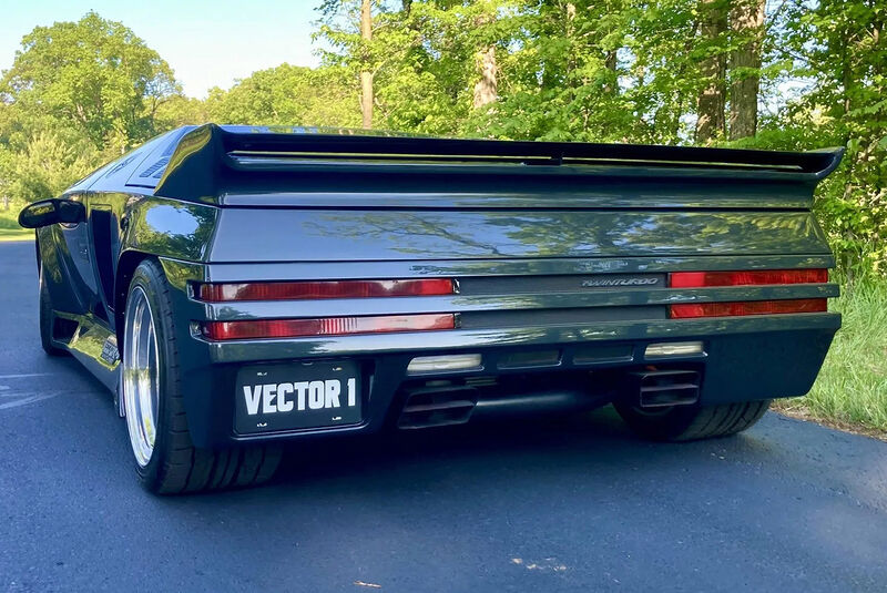 1990 Vector W8 Twin Turbo Chassisnummer 001