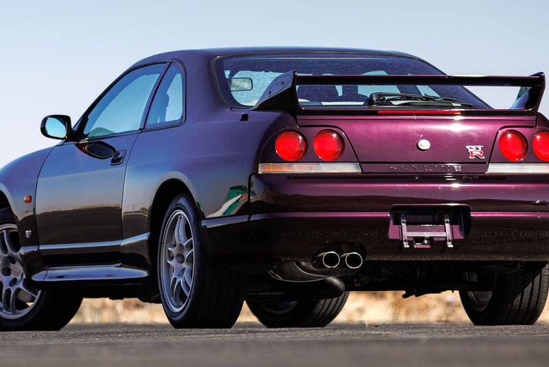 1995 Nissan Skyline GT-R R33 Midnight Purple