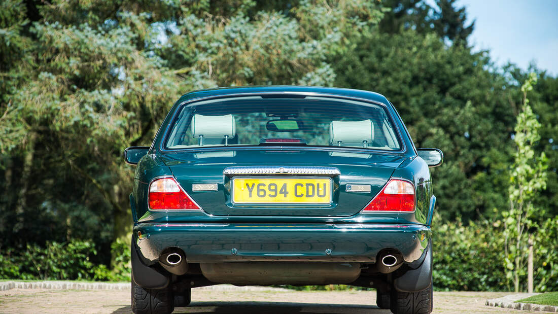 Autos der Queen, Lady Di und Elton John unter dem Hammer auto motor