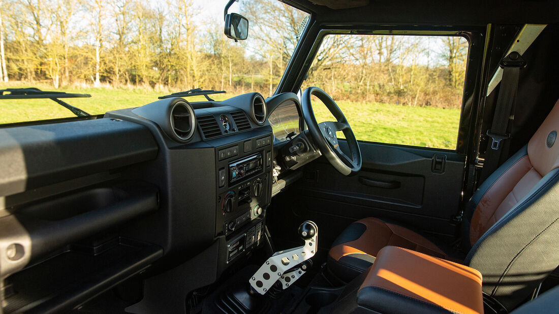 2015er Land Rover Defender 90 Hardtop XS by Bowler