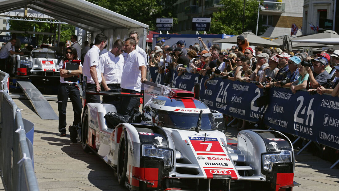 24h Le Mans 2015 - Scrutineering - Technische Abnahme - Audi R18 e-tron quattro