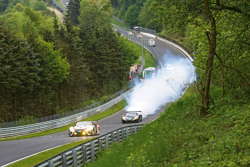 24h-Nürburgring, McLaren MP4-12C GT3, Motorschaden