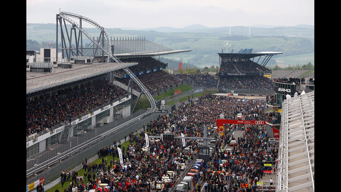 24h-Nürburgring, Zuschauer, Start-Ziel-Bereich