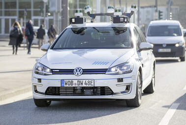 VW stellt Fahrerassistenz-Entwicklung neu auf