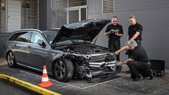 50 Jahre Mercedes-Benz Unfallforschung: Die Realität als Maßstab

50 years of Mercedes-Benz Accident Research: Reality as the yardstick