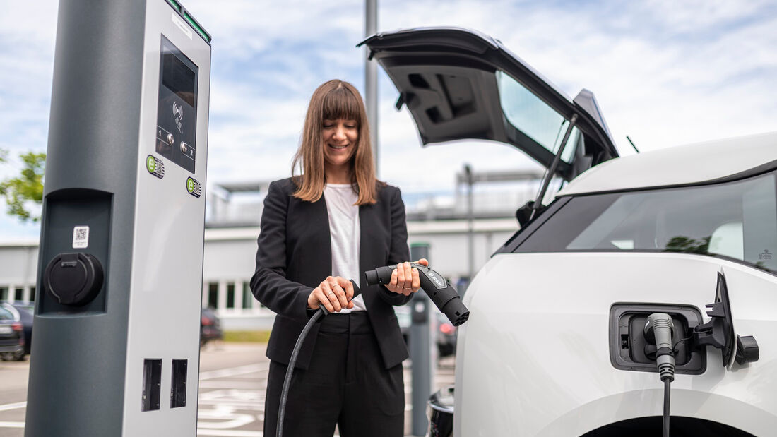 Bosch bringt universelles Ladekabel für E-Autos