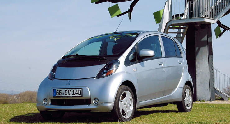 A 13 Mitsubishi i-MiEV