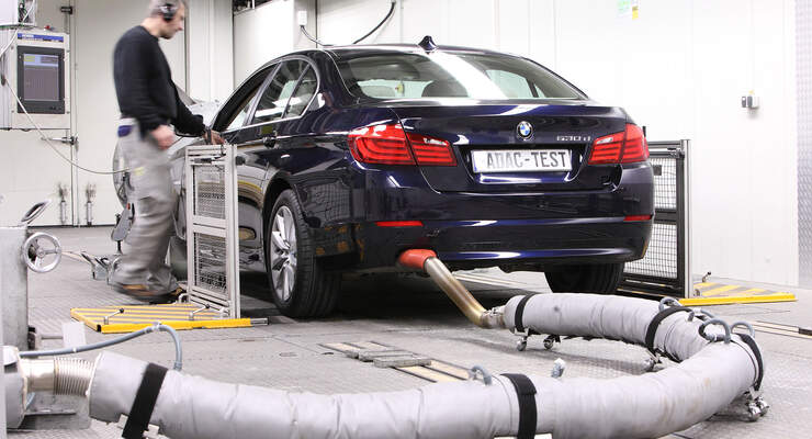 ADAC ECOTest Prüfstand Abgasmessung