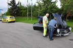 ADAC-Helfer und Mercedes 190 SL bei der Sachsen Classic 2010