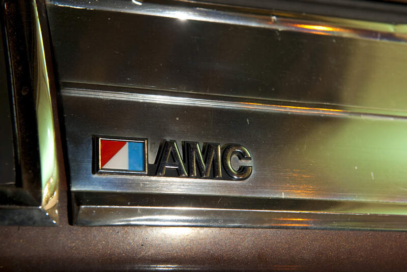 AMC Pacer Limited V8 - Schriftzug und AMC-Logo