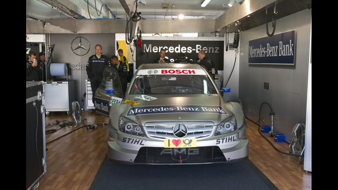 AMG Mercedes C-Klasse von Bruno Spengler in der Box