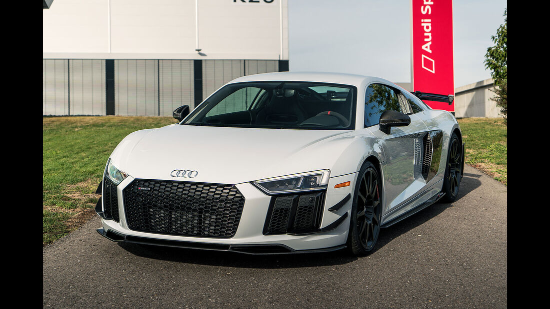 AUDI R8 V10 PLUS COUPE COMPETITION PACKAGE