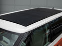 Abt VW ID. Buzz mit Solarmodulen auf dem Dach