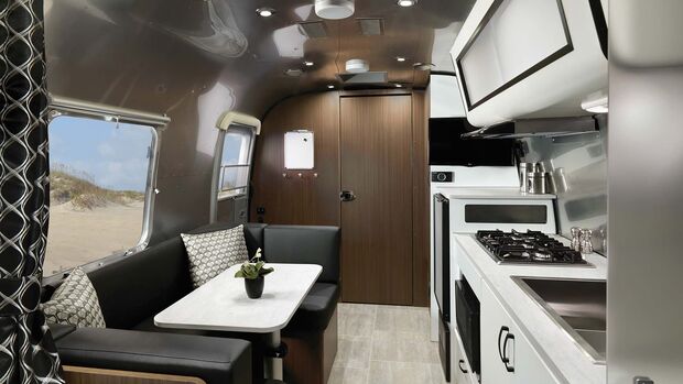 Airstream Caravel 22