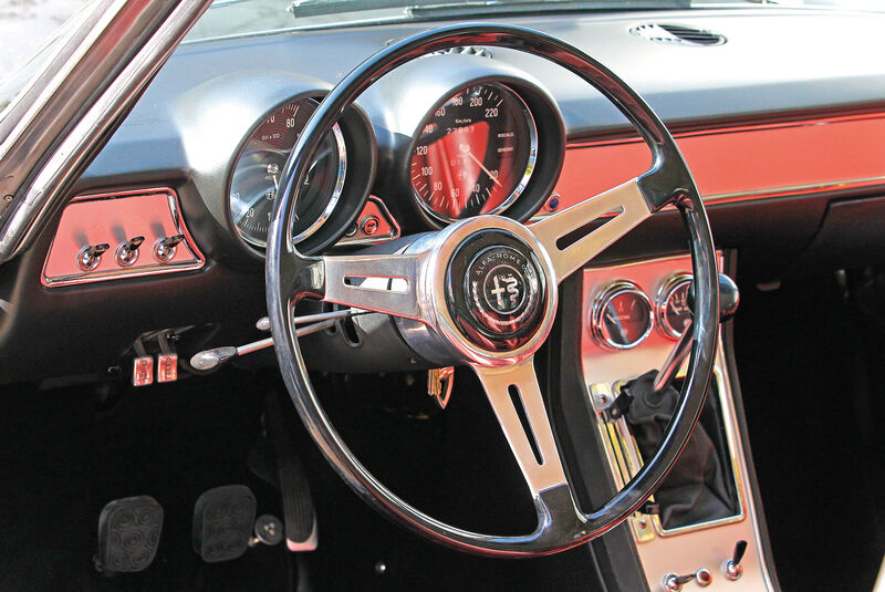 Alfa Roemeo 1300 GT Junior, Cockpit