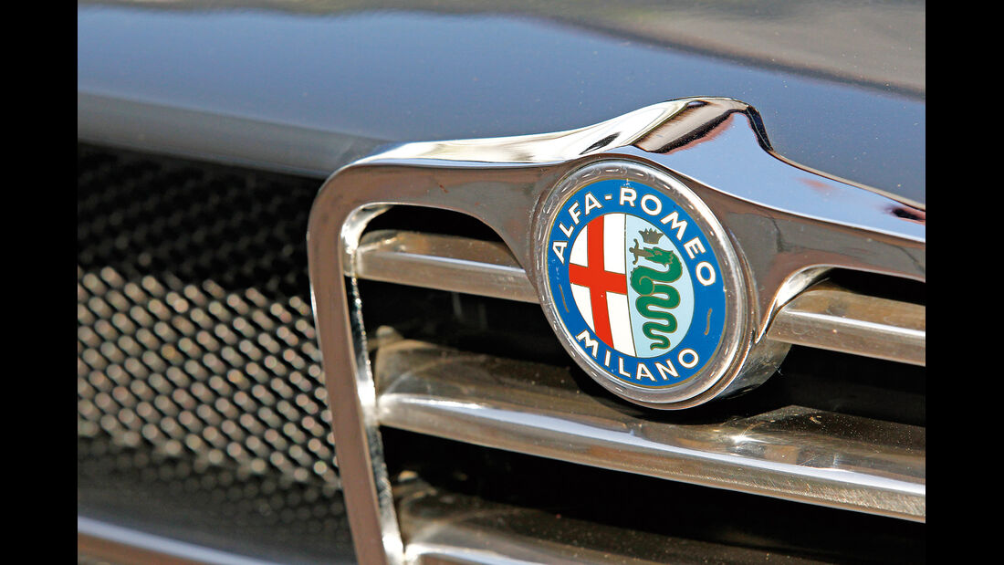 Alfa Roemeo 1300 GT Junior, Emblem