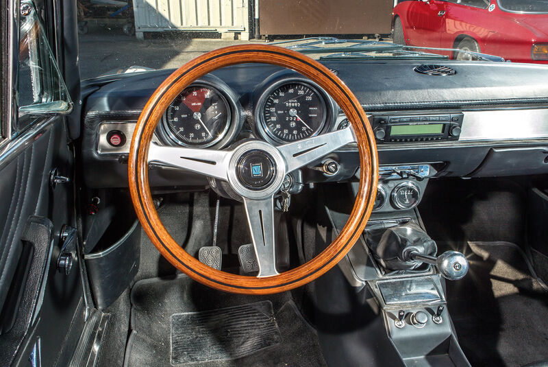 Alfa Romeo 1750 GTV, Cockpit, Lenkrad