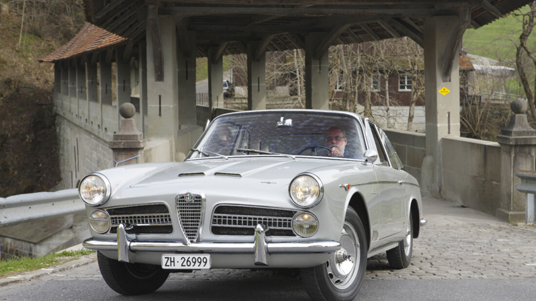 Alfa Romeo 2000 S Vignale-Coupé (1958), Vorderseite seitlich rechts