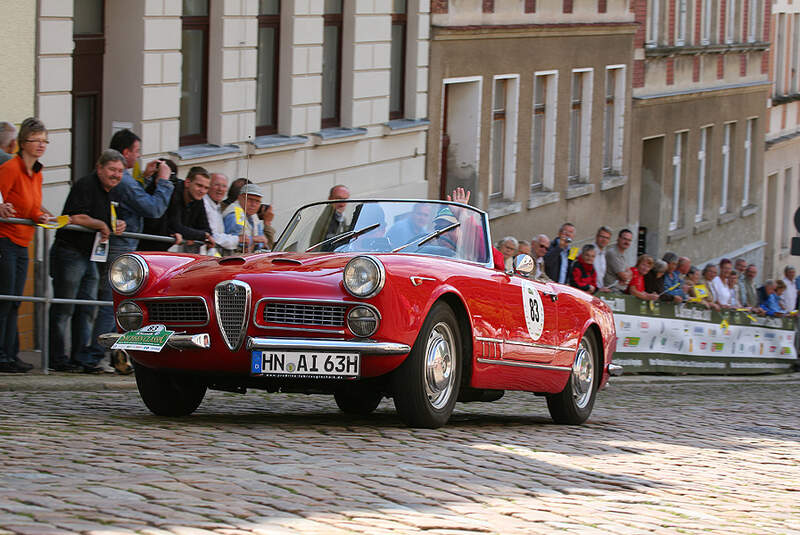 Alfa Romeo 2000 Spider Touring