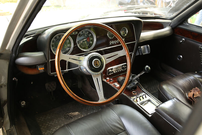 Alfa Romeo 2600 de Luxe