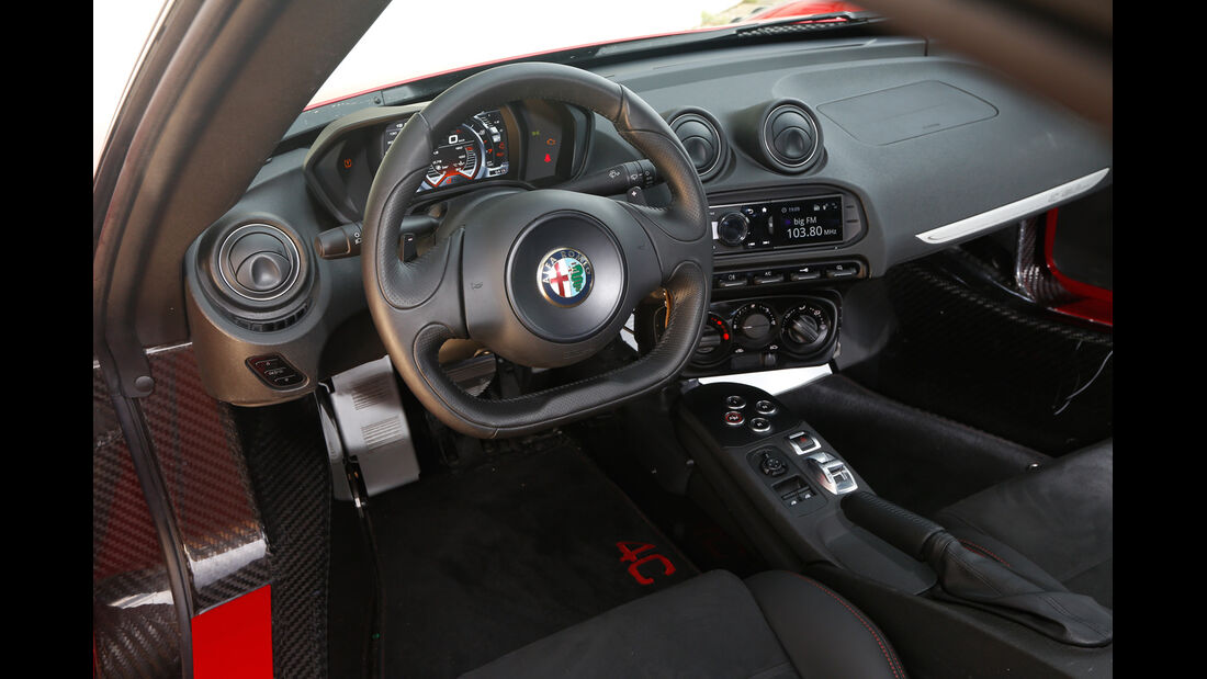 Alfa Romeo 4C, Cockpit