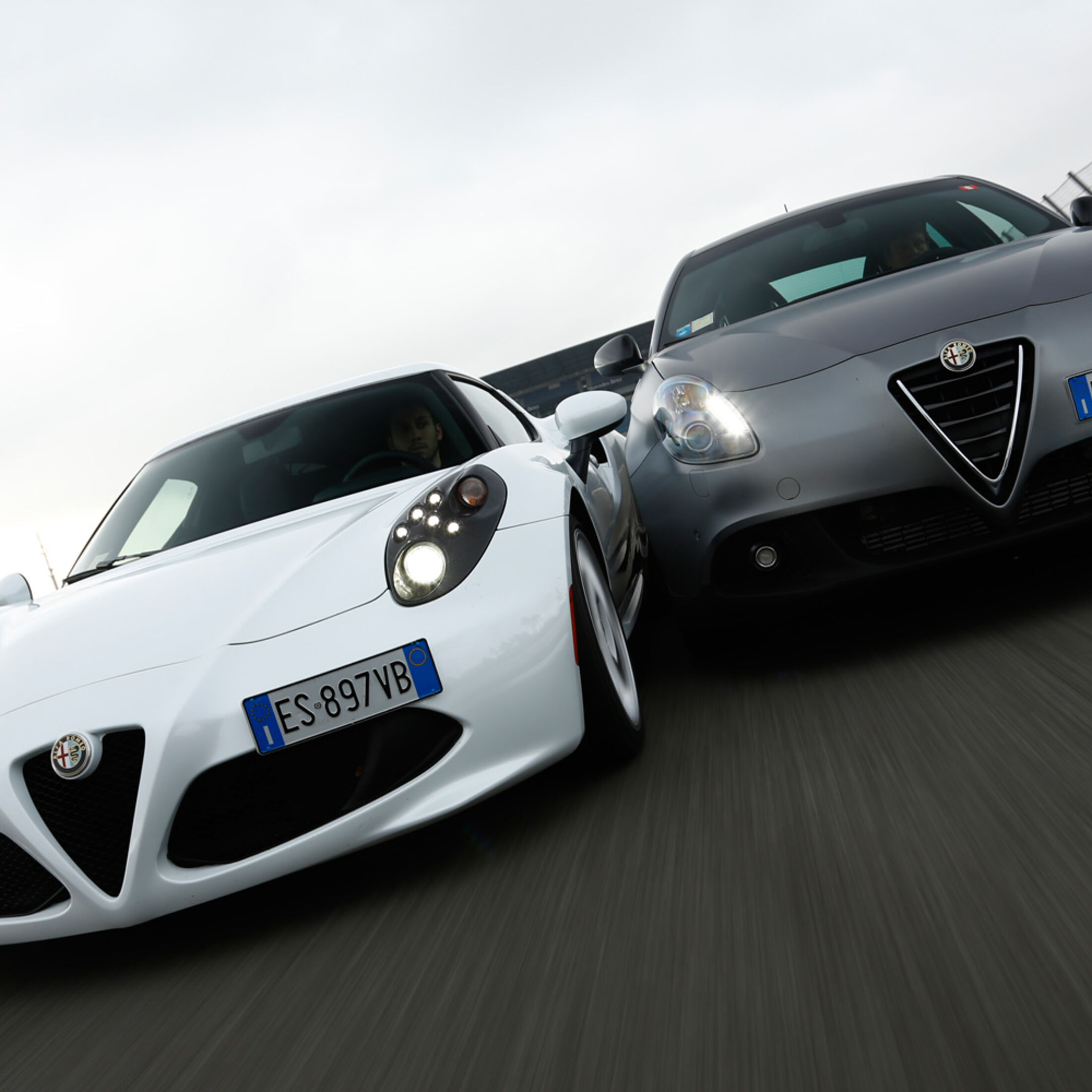 Alfa Romeo 4C und Giulietta QV im Fahrbericht: Spaßmacher trifft
