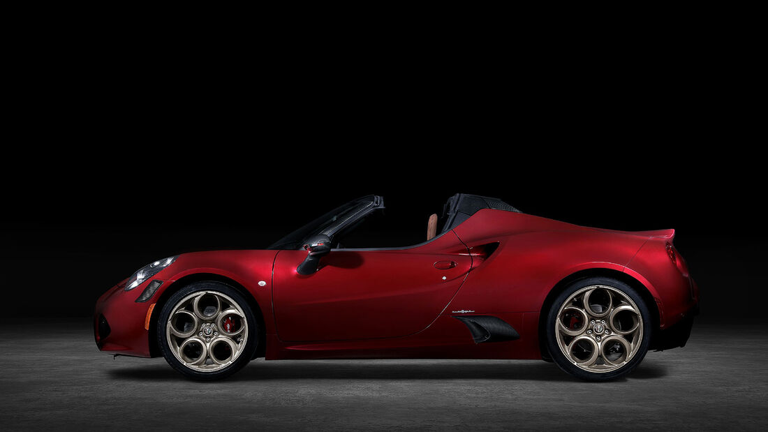 Alfa Romeo 4C Spider 33 Stradale Tributo