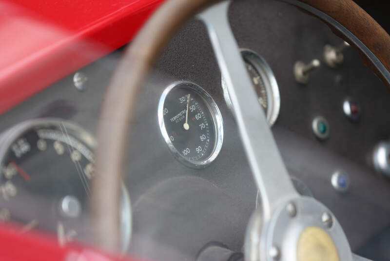 Alfa Romeo 750 Competizione, Rundinstrumente