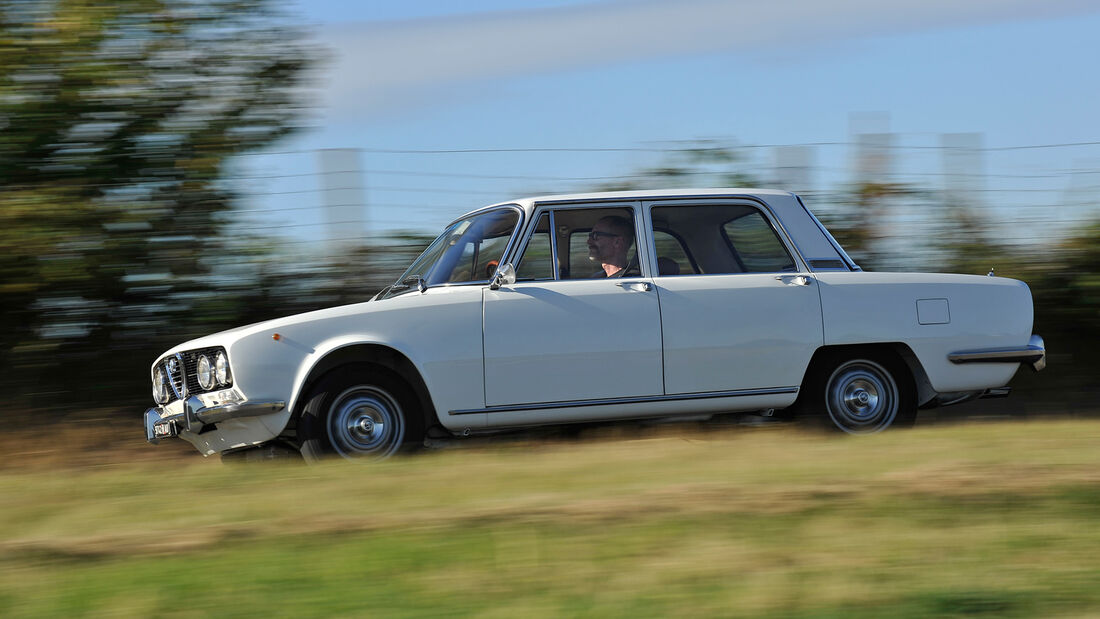 Alfa Romeo Berlina 2000, Seitenansicht