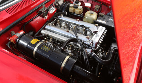 Alfa Romeo Bertone, Motor
