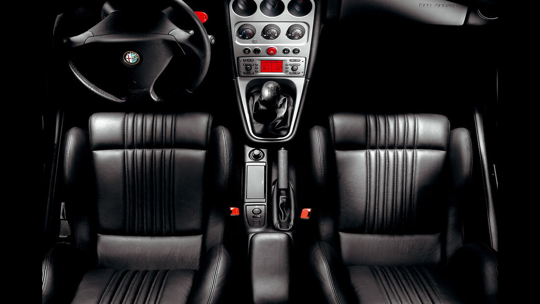 Alfa Romeo GTV (916)