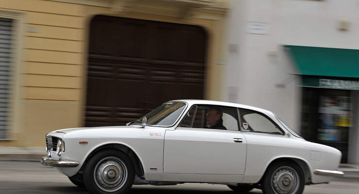 Alfa Romeo Giulia Sprint GT, Seitenansicht