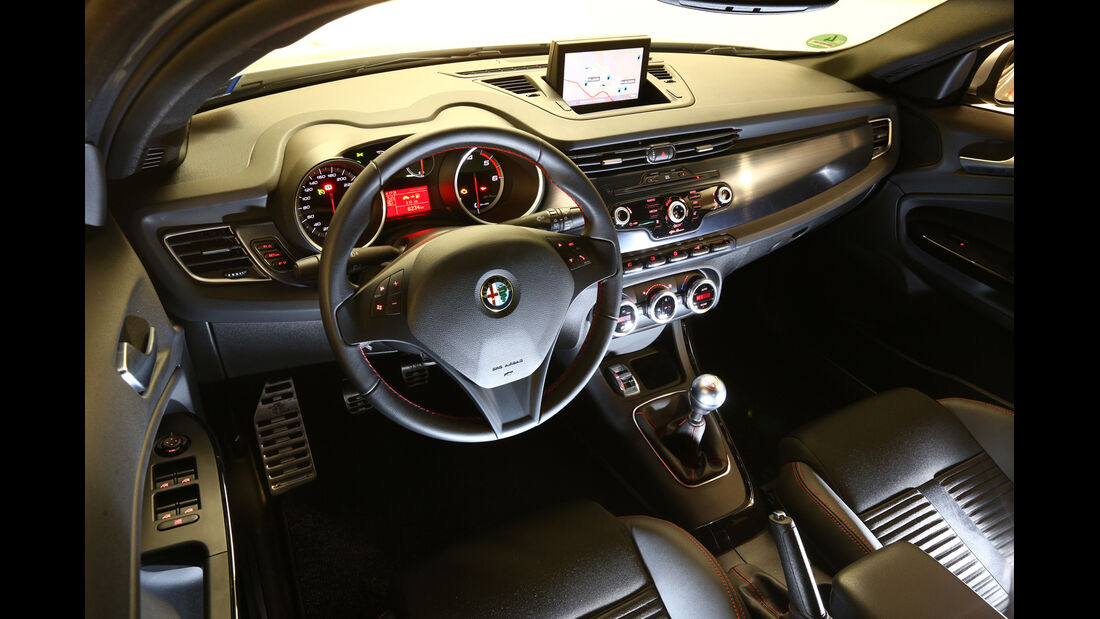 Alfa Romeo Giulietta, Cockpit, Lenkrad