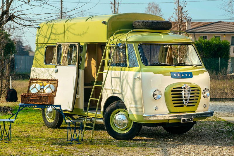 Alfa Romeo T10 Autotutto Campervan (1955)